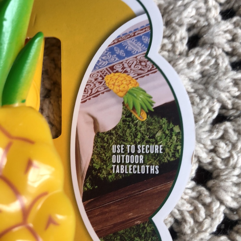ROAM PINEAPPLE Beach Towel Clips - Picture 3 of 7